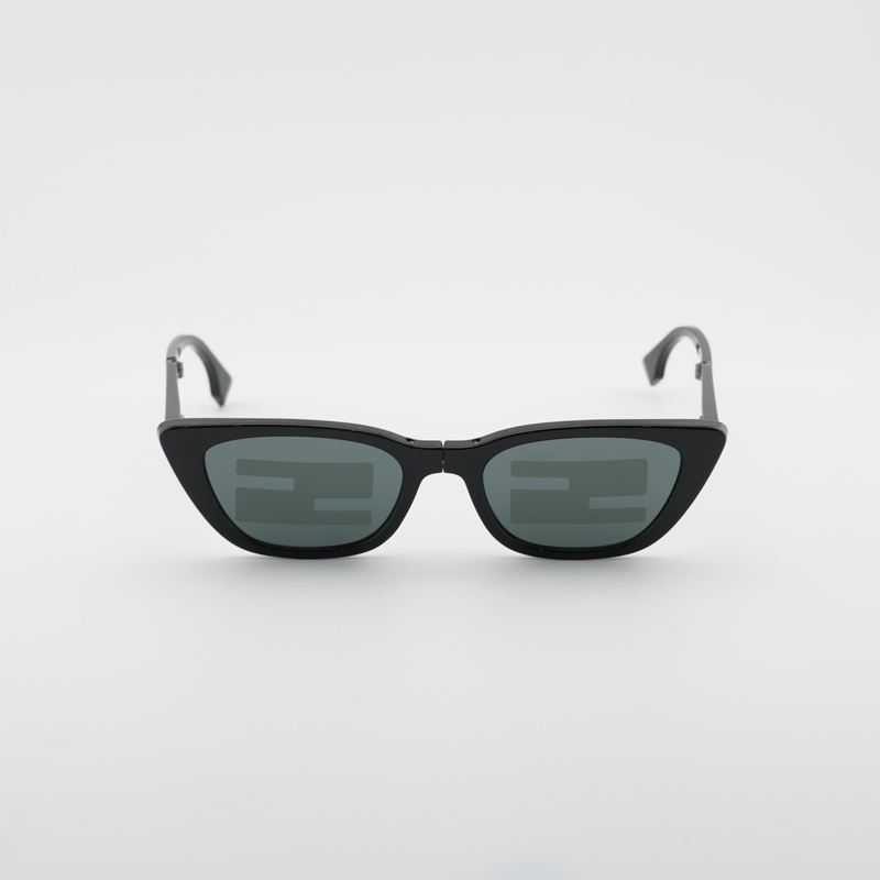Fendi FE40089I Cat Eye Sunglasses