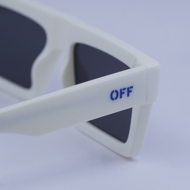 Off-White OERI13ZCHANDLER Square Sunglasses