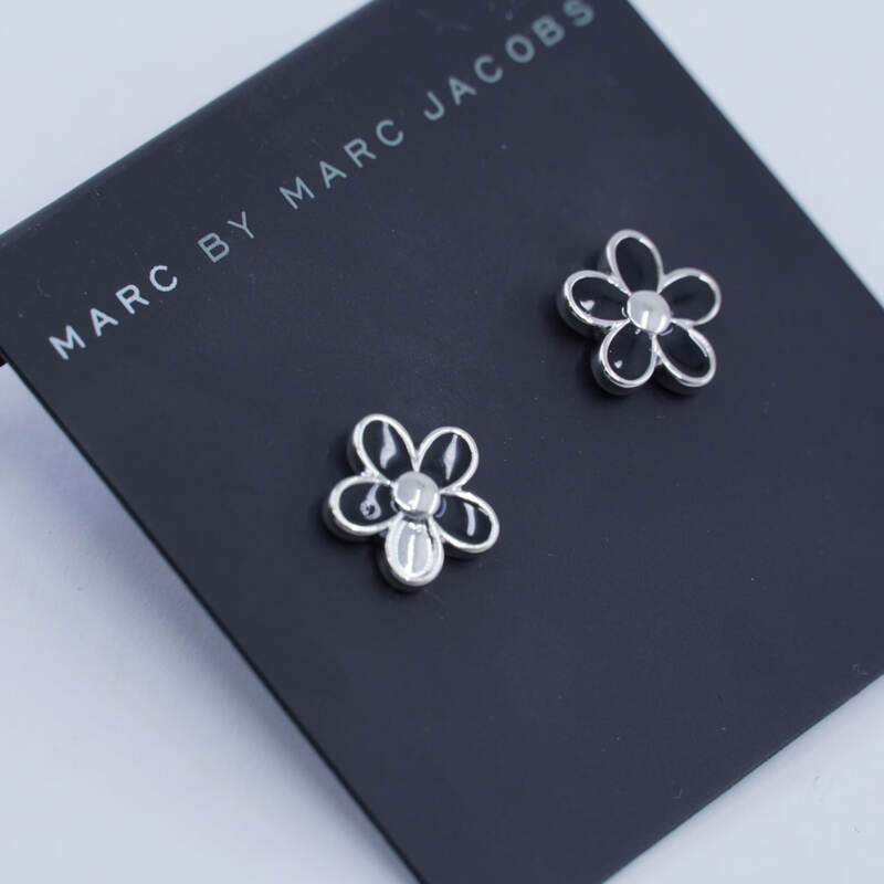Marc Jacobs M3PE 389