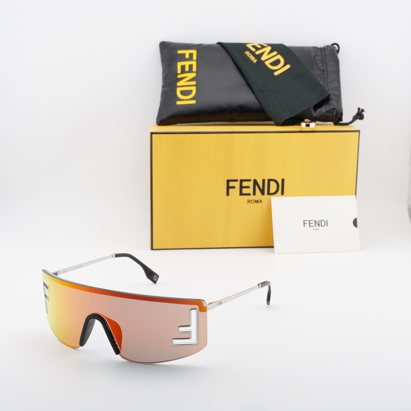 Fendi FE40168U Square Sunglasses