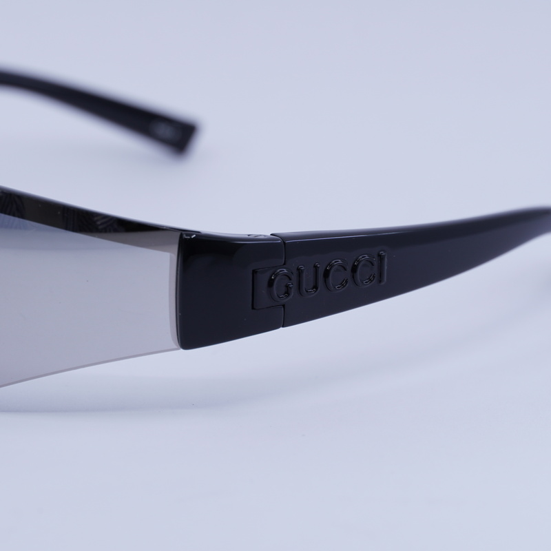 Gucci GG1651S Shield Sunglasses