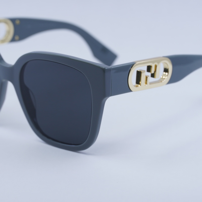 Fendi FE40063I Square Sunglasses