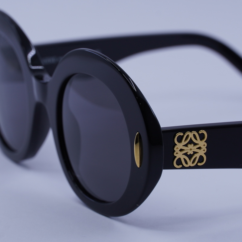 Loewe LW40146I Oval Sunglasses
