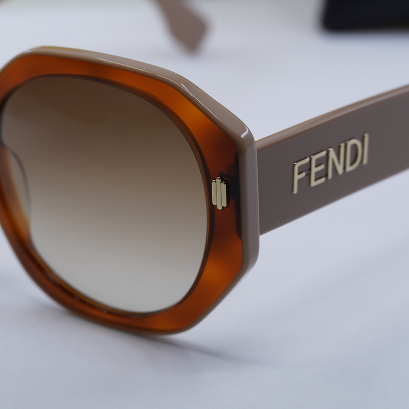 Fendi FE40045I Geometric Sunglasses