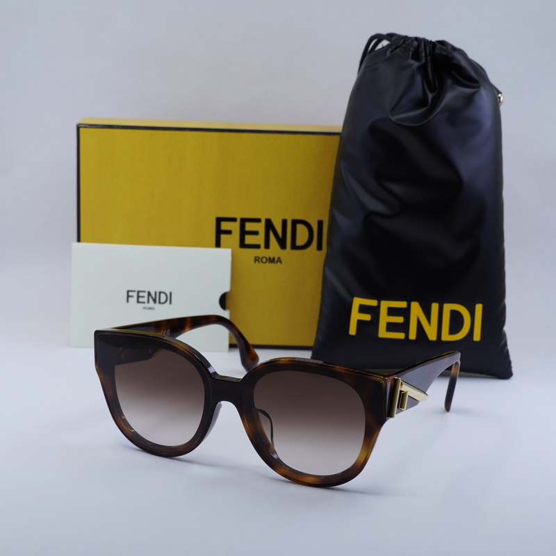 Fendi FE40111F Round Sunglasses