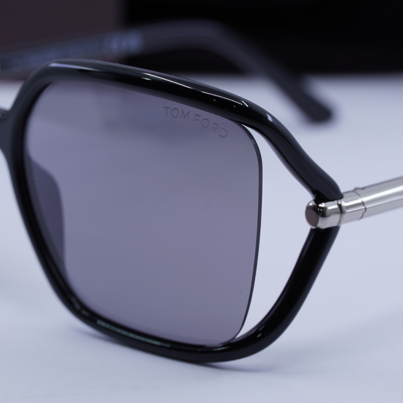 Tom Ford FT1089 Square Sunglasses