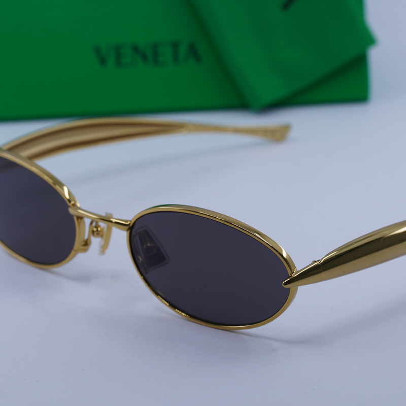 Bottega Veneta BV1386S Oval Sunglasses