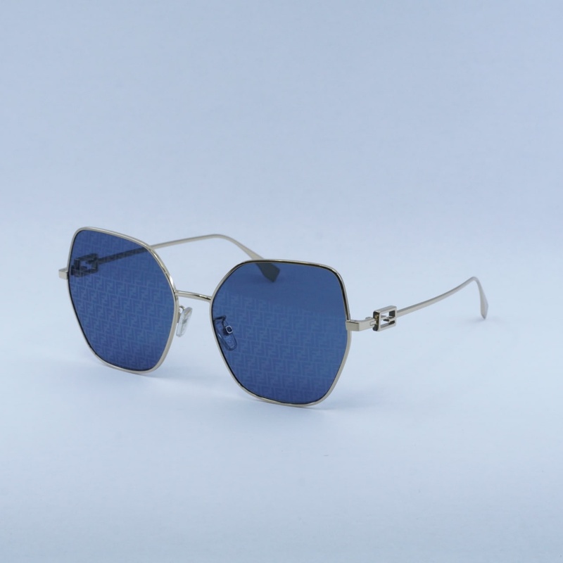 Fendi FE40033U Cat Eye Sunglasses