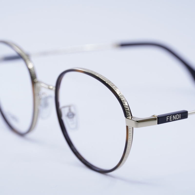 Fendi FE50052U Round Eyeglasses