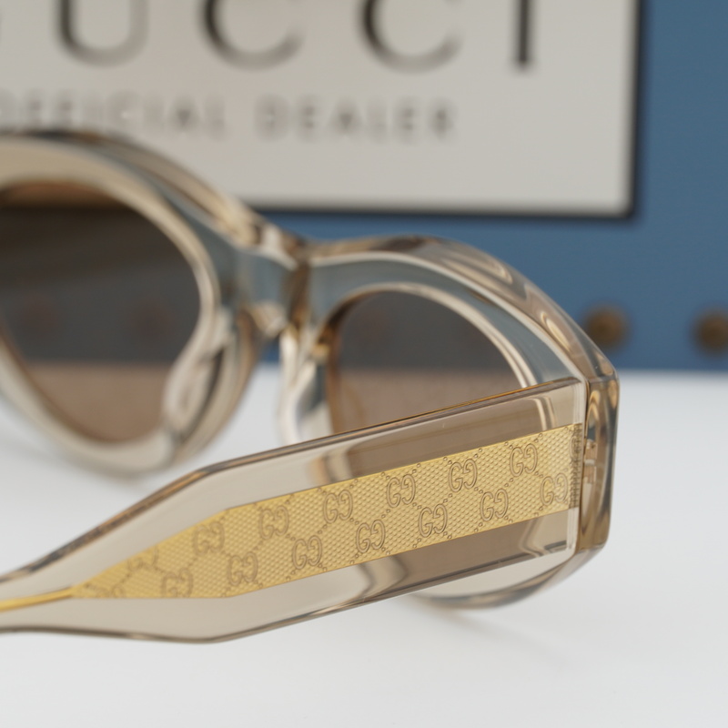 Gucci GG2065S Cat Eye Sunglasses
