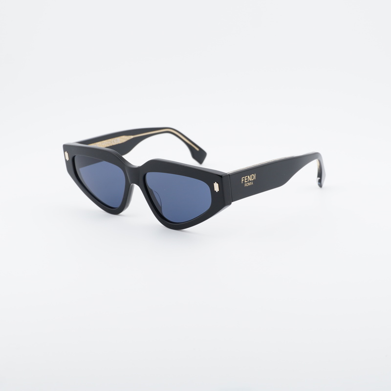 Fendi FE40163U Cat Eye Sunglasses