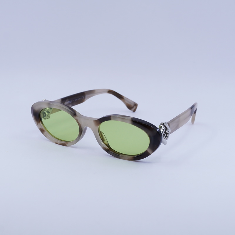 Fendi FE40140U Oval Sunglasses