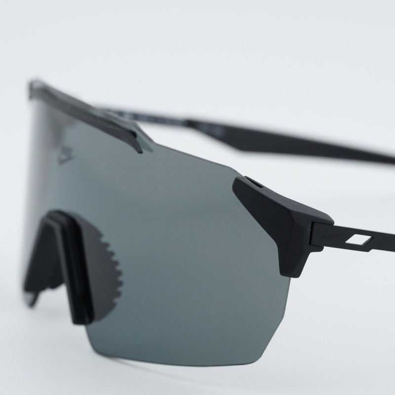 Nike NIKELIMITLESSSHIELDPNIW5883X Shield Sunglasses