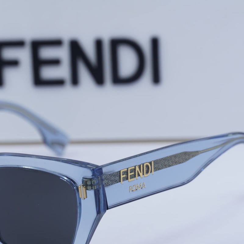 Fendi FE40100I Square Sunglasses