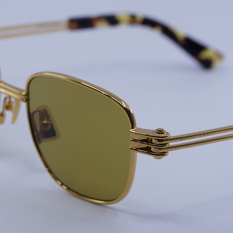 Bottega Veneta BV1380S Square Sunglasses