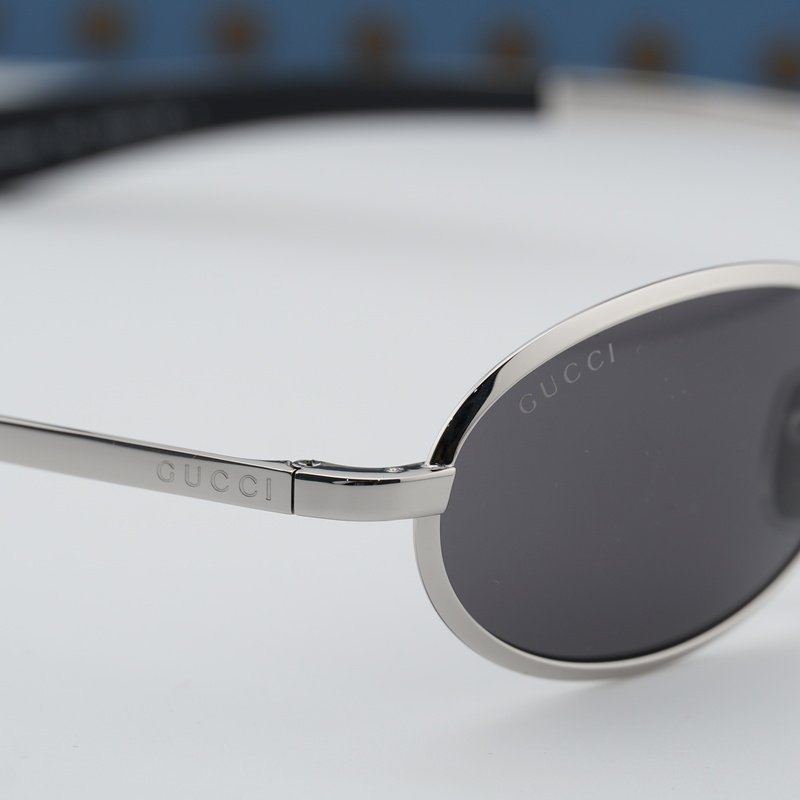 Gucci GG1942S Oval Sunglasses