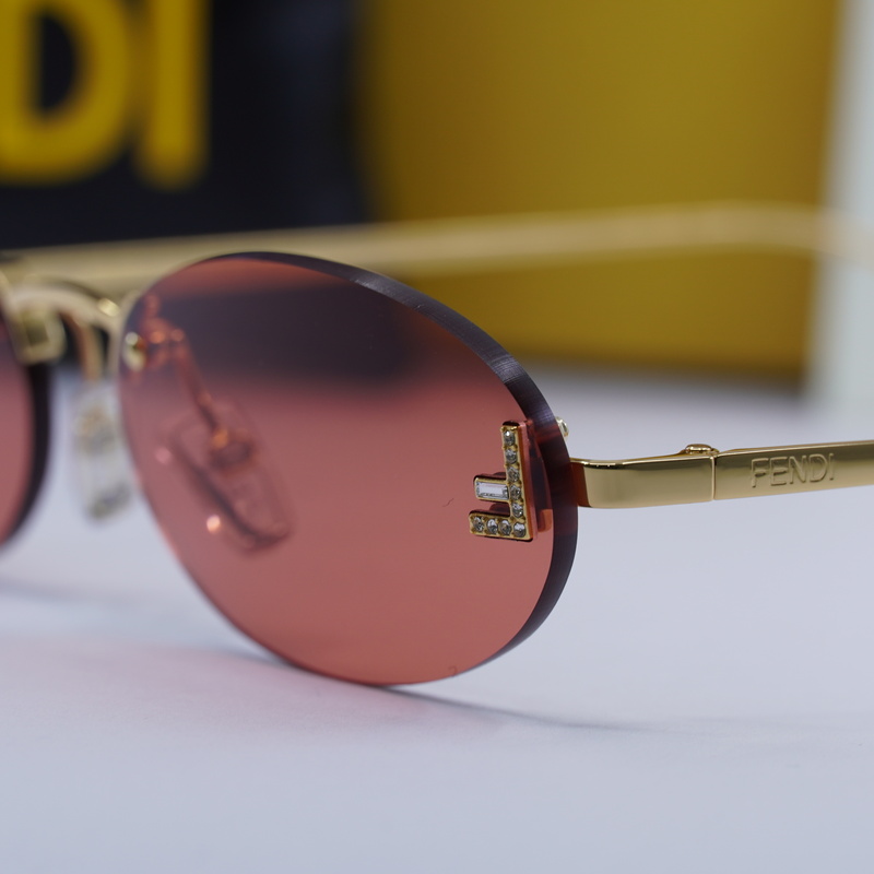 Fendi FE4075US Oval Sunglasses