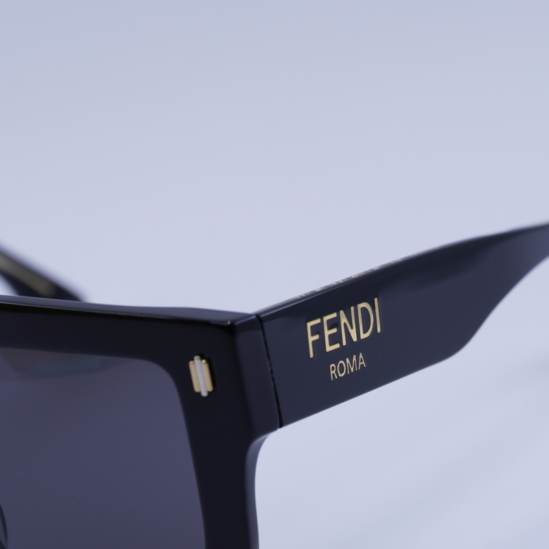 Fendi FE40162F Geometric Sunglasses