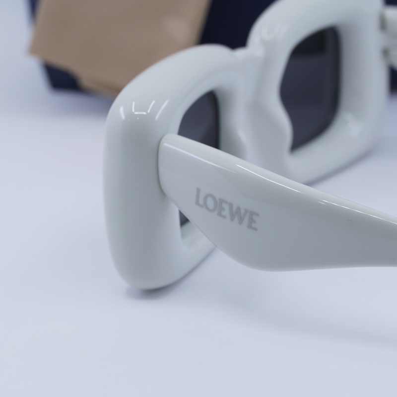Loewe LW40098I Square Sunglasses