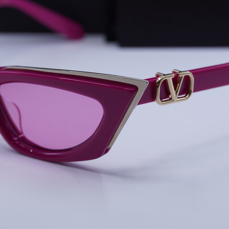 Valentino VLS-113 Cat Eye Sunglasses