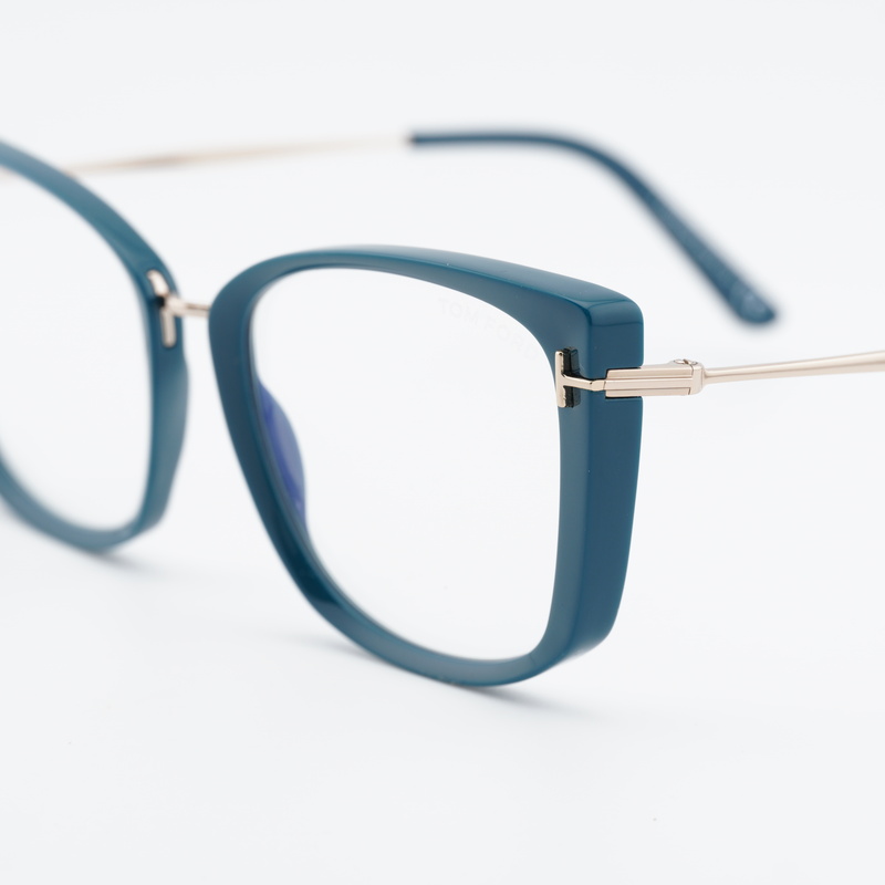 Tom Ford FT5816-B Cat Eye Eyeglasses