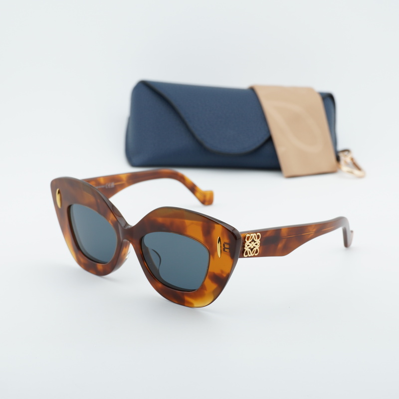 Loewe LW40127F Cat Eye Sunglasses